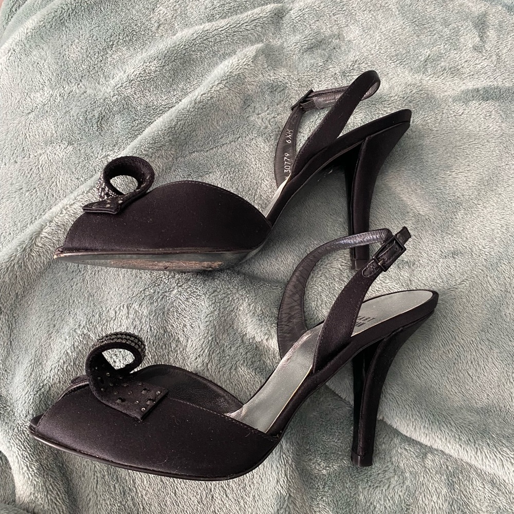 Euc Stuart Weitzman Slingback Open Toe Heels. Bla… - image 3